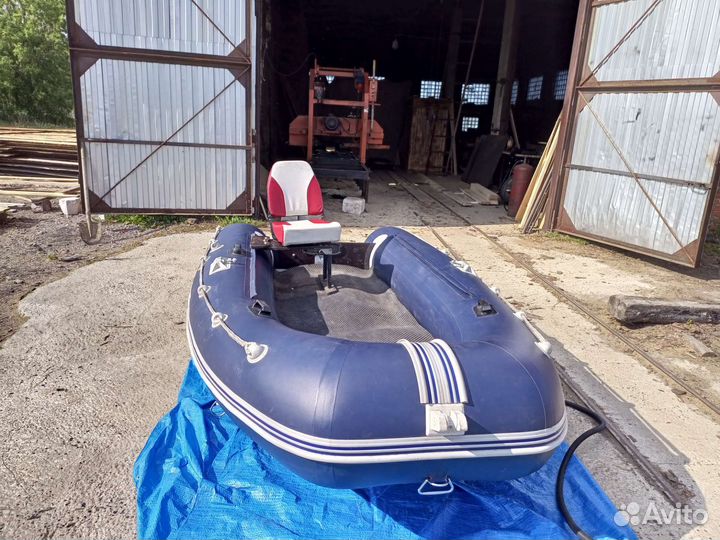 Лодка моторная