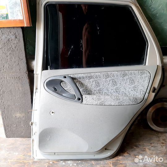 Дверь задняя правая 1118