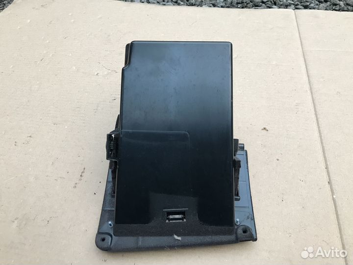 Бардачок водителя BMW 5 F10 F11