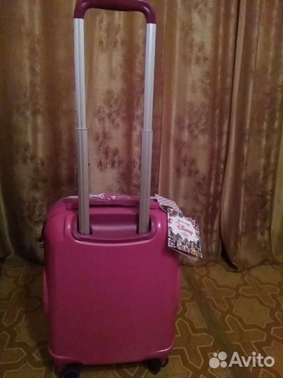 Продаю чемодан детский Дисней пластик новый