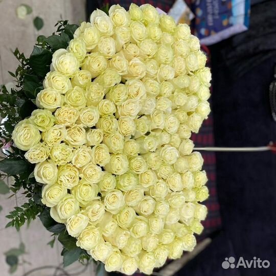 301роза 70см Эквадор/Корзина розы в форме сердца