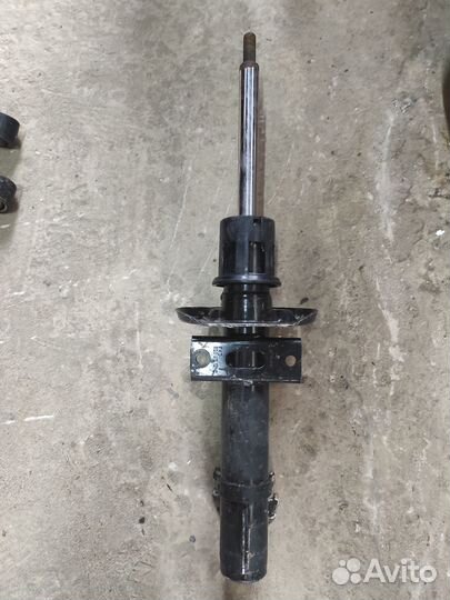 Амортизатор VW Polo передний 6RU413031B Б/У