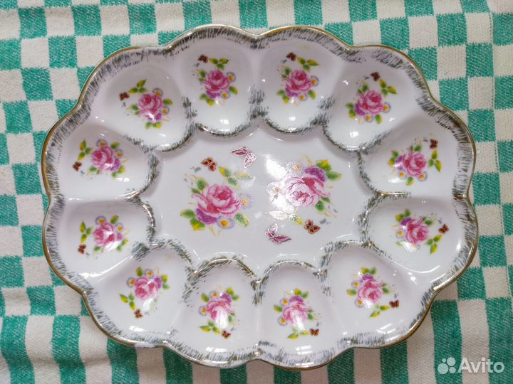 Фарфоровое блюдо для яиц