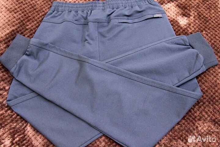 Спортивные штаны с манжетами