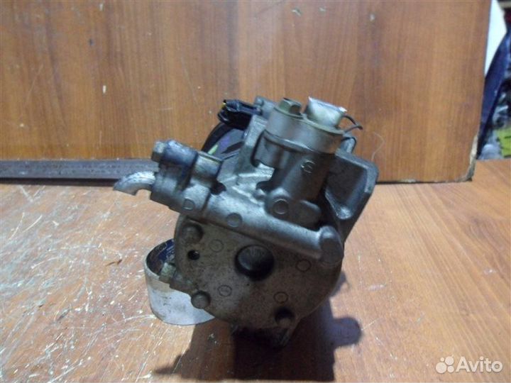 Компрессор кондиционера 92600CN000 Nissan Presage