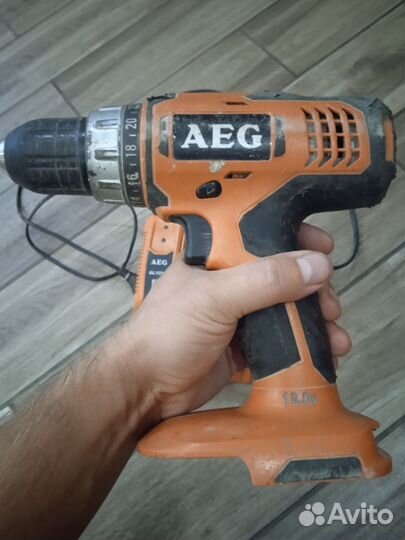 Шуруповерт aeg 18v
