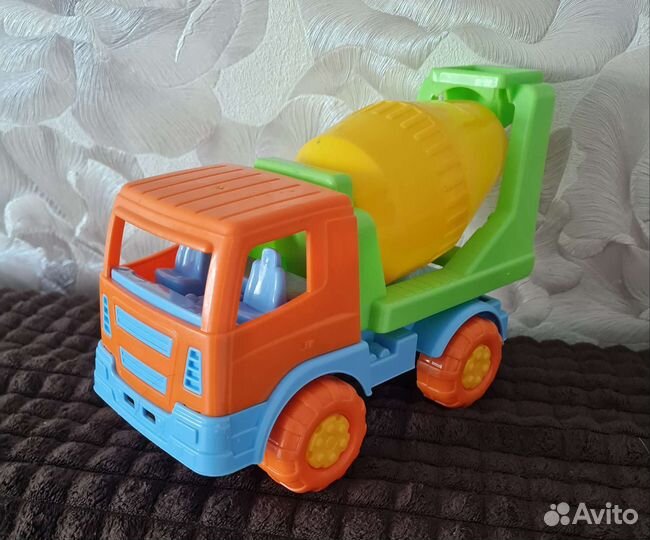Игрушка. Бетономешалка