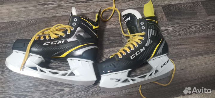 Коньки хоккейные