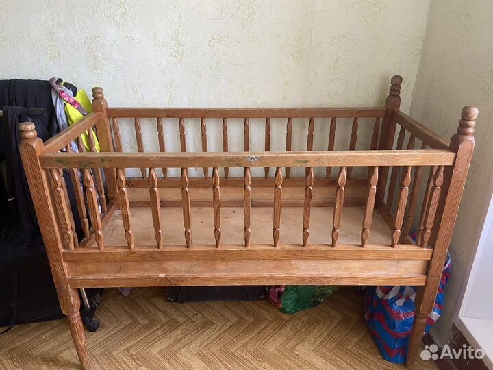 Детская кроватка