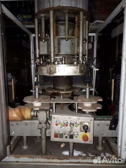 Укупорочный автомат корковой пробкой лпм4