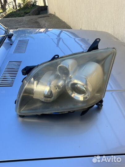 Фара левая Avensis 2 T 250 оригинал