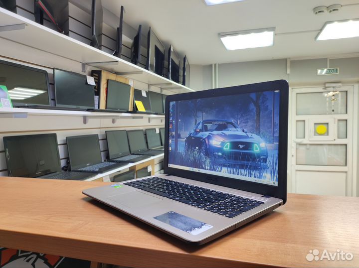 Asus учёба/работа/игры/i3-6006U/MX 110/SSD