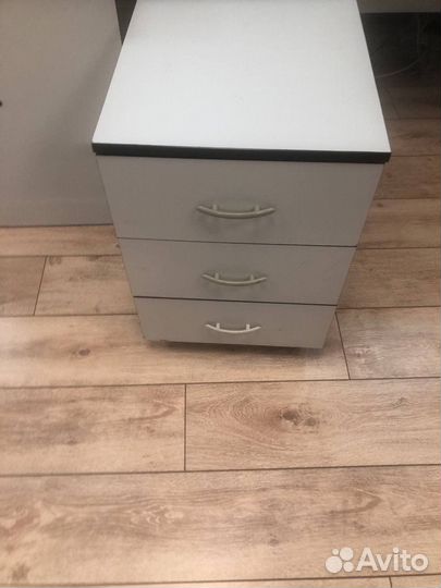 Офисная мебель бу - столы, шкафы, стулья, сейфы