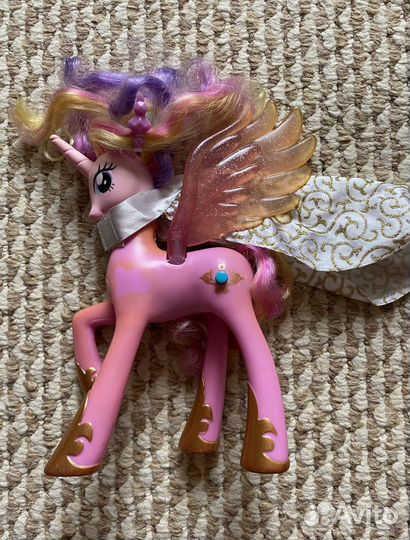 Единорог пони принцесса Каденс лошадка little pony