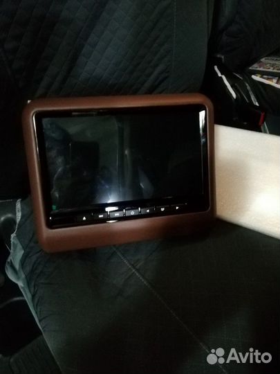 Монитор на подголовник для пассажиров