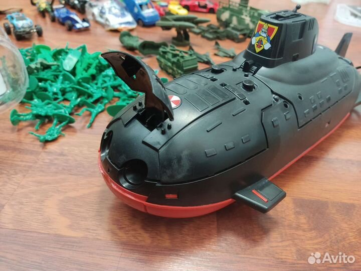 Подводная лодка + игрушки пакетом