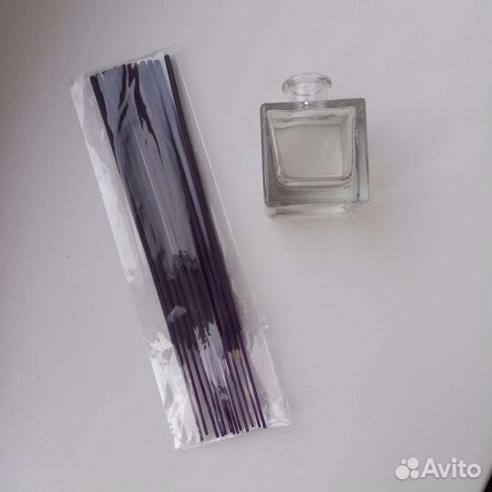 Набор для девушки: ароматические палочки, массажер