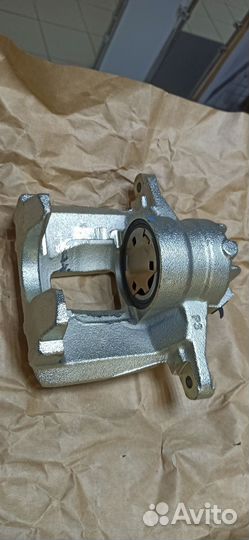 Суппорт тормозной передний правый Geely Emgrand