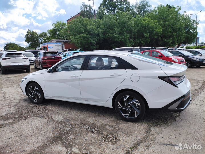 Hyundai Elantra 1.5 CVT, 2023, 60 км