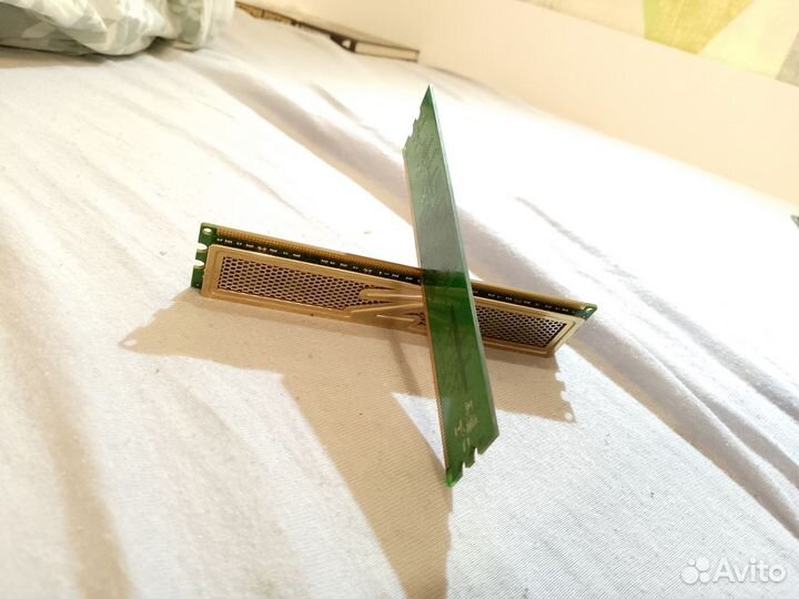 Материнская плата с процессором и памятью