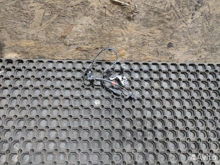 Датчик ABS задний правый Genesis G70 седан G4KL