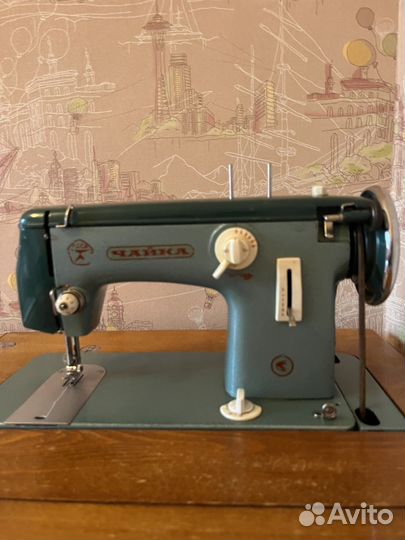 Швейная машинка Чайка