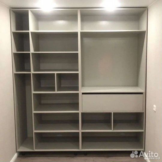 Распашной шкаф