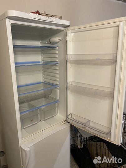 Холодильник бу indesit