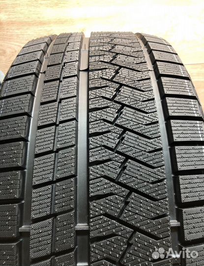 Triangle Snowlink PL02 275/45 R20 110W