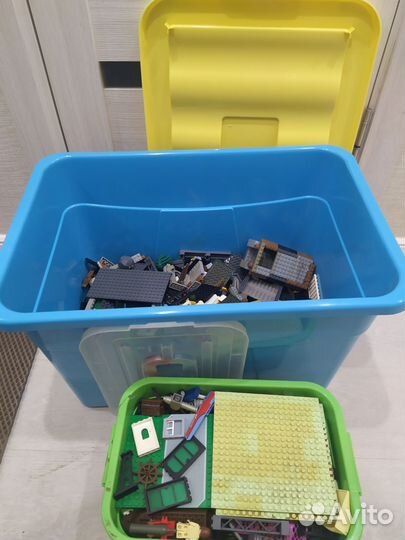 Конструктор лего в ящиках для игрушек