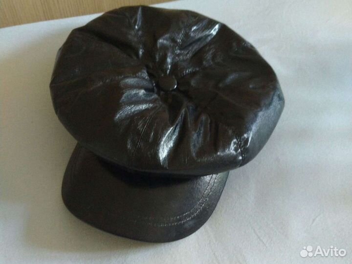 Кепка женская лак