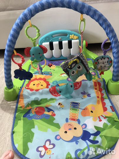 Развивающий коврик fisher price с пианино