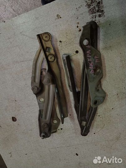 Петля капота Opel Vectra b Опель вектра б