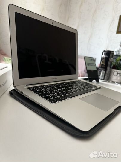 Apple Macbook 13 (2017)