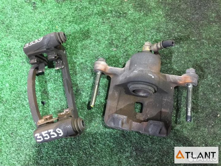 Суппорт задний правый mazda bongo friendee