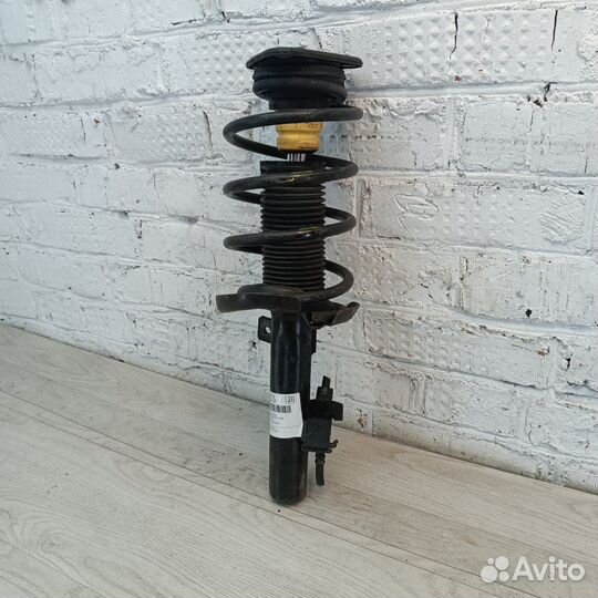 Стойка передняя правая Mazda 3 BL 1.6 Z6-VE 2009