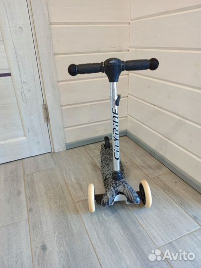 Самокат детский трехколесный
