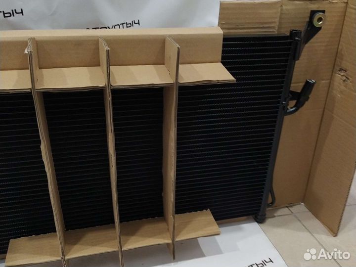 Радиатор кондиционера новый на Infinity FX35 FX45