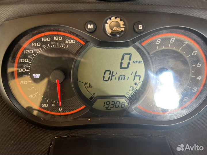 Продаю снегоход BRP linx commander 900