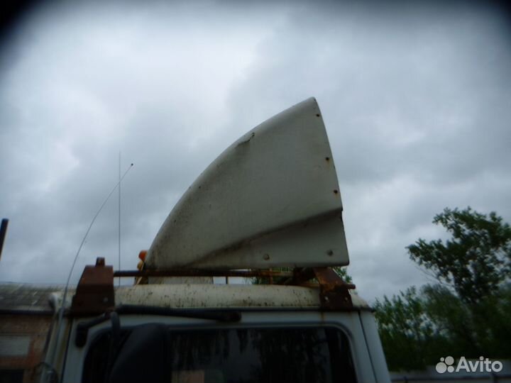 Обтекатель на кабину