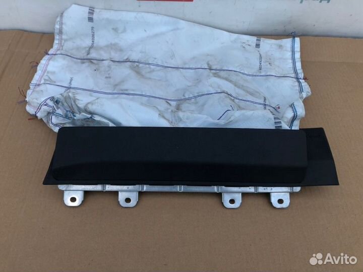 Подушка безопасности в торпедо передняя правая