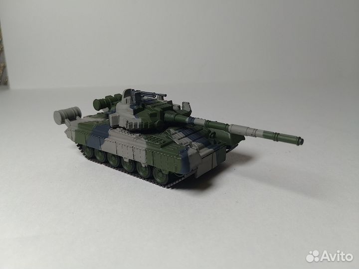 Танк Т-80 1:72
