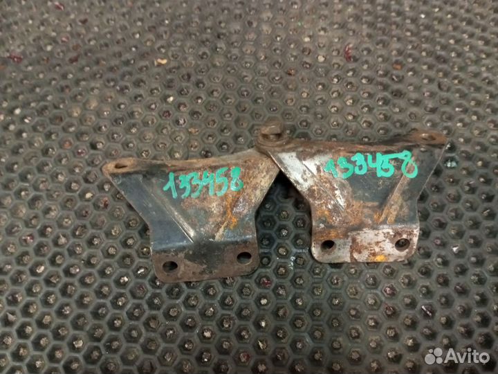 Крепления двигателя ява