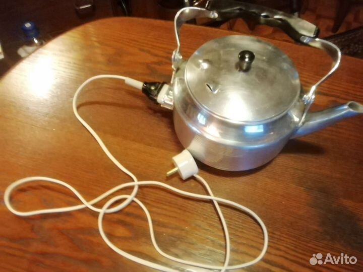 Электрочайник объем 2 литра 1000ватт