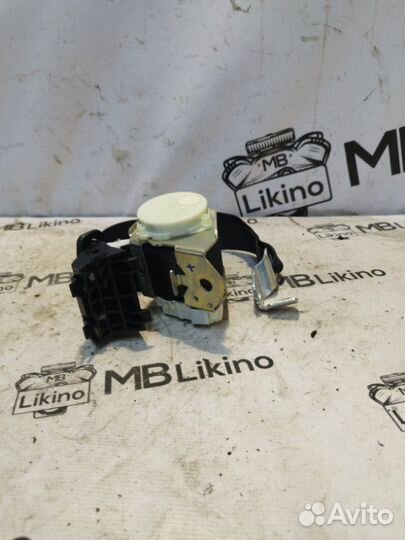 Ремень безопасности задний Mercedes W221 Rest