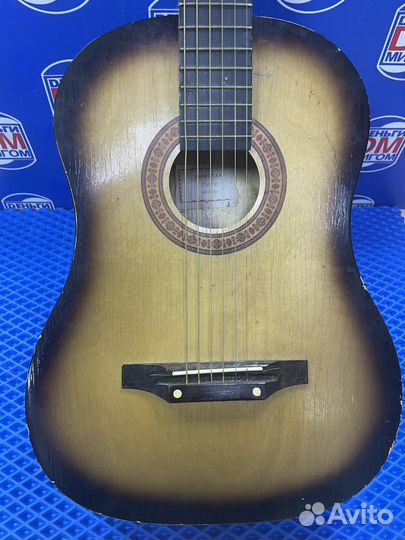 А) Гитара Амистар (42750)