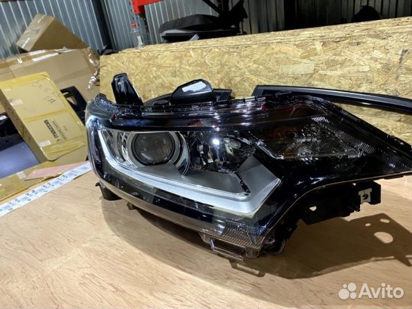 Фара правая новая Mitsubishi Outlander 3 оригинал