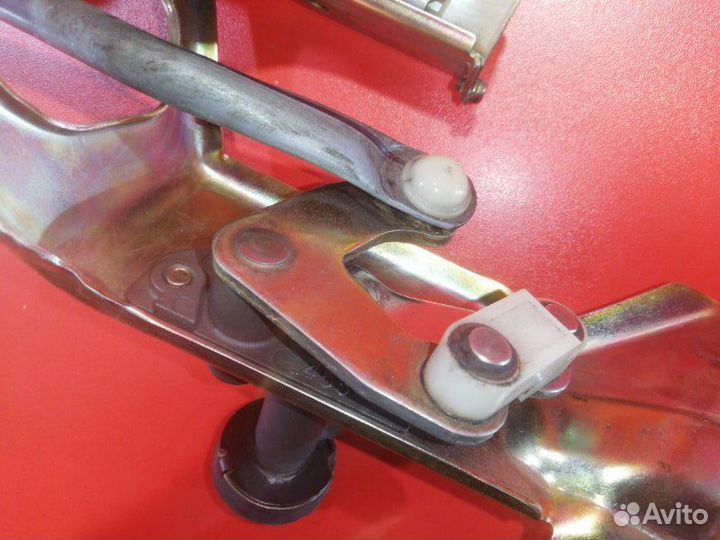 Моторчик стеклоочистителя задний Toyota Hilux Surf