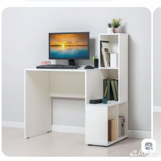 Компьютерный стол белый