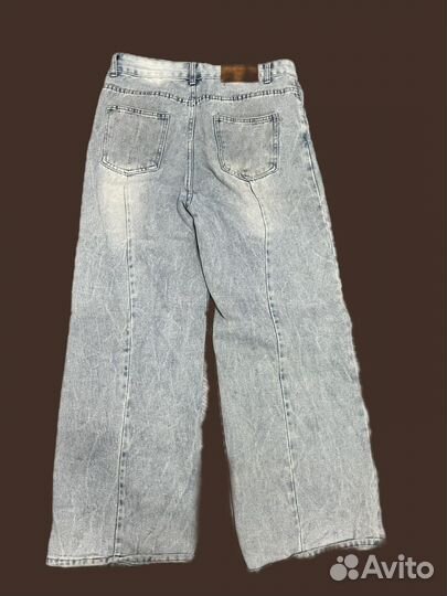 Очень широкие джинсы